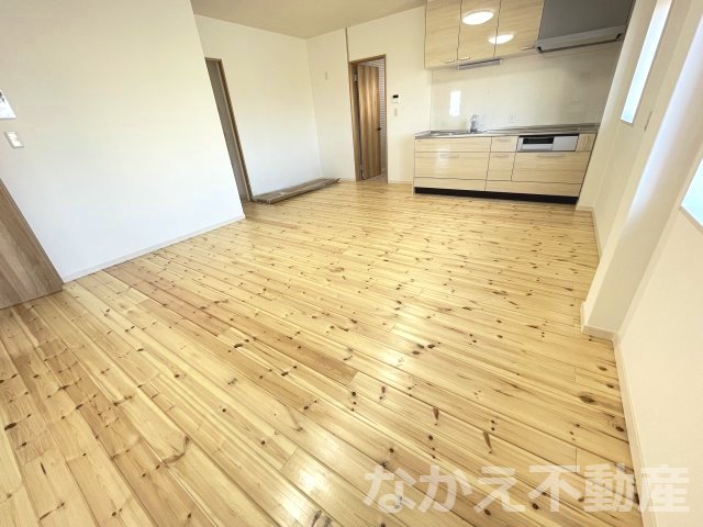 居室・リビング　こちらのリビングで趣味の時間をお楽しみください
