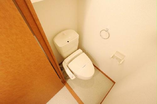 トイレ　お風呂とトイレは別々、温水便座つき（※画像は代表例です）