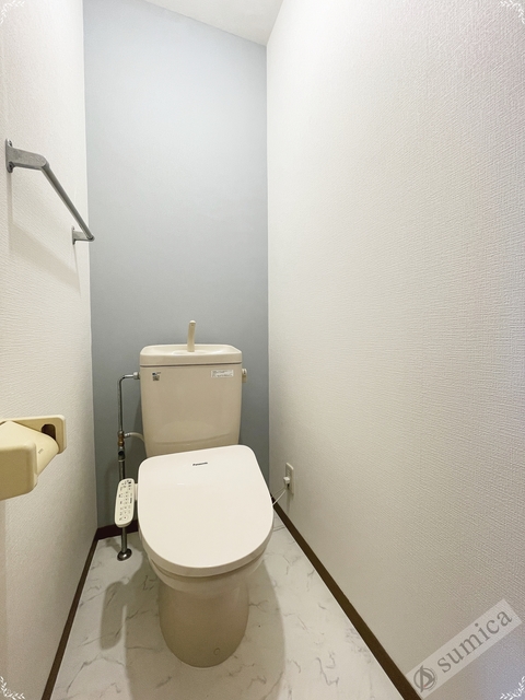 トイレ　温水洗浄便座付き♪♪