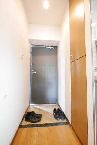 玄関　ステラメゾン下北沢