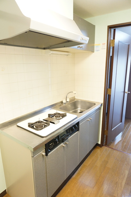 キッチン　★キッチンは嬉しいガスコンロ付きです♪★