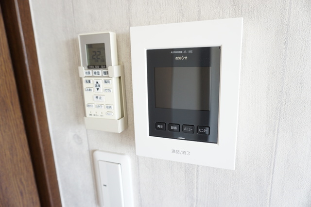 セキュリティ　★モニター付きインターホンで室内にいながら来客対応が出来ます