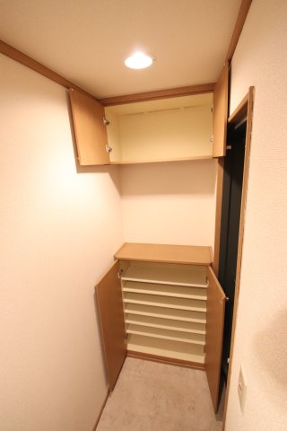 収納　シューズボックス