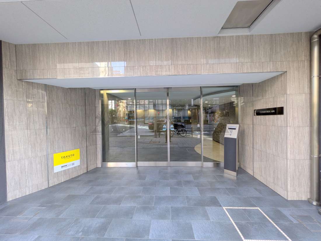 エントランス　セレニテ扇町