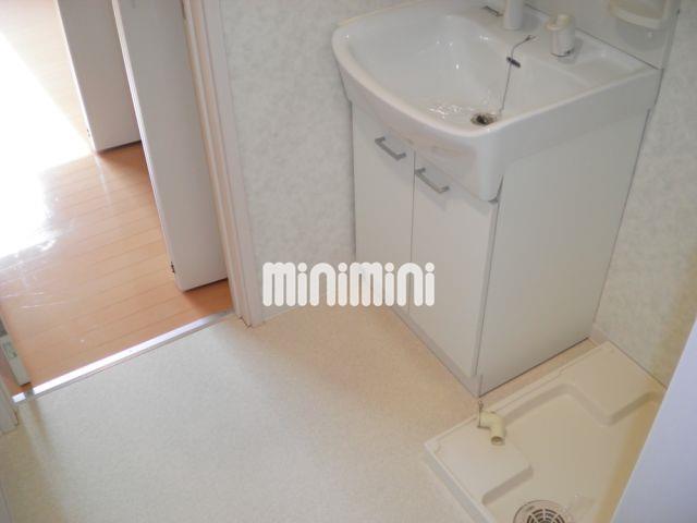 洗面設備　脱衣所があるのがイイですね