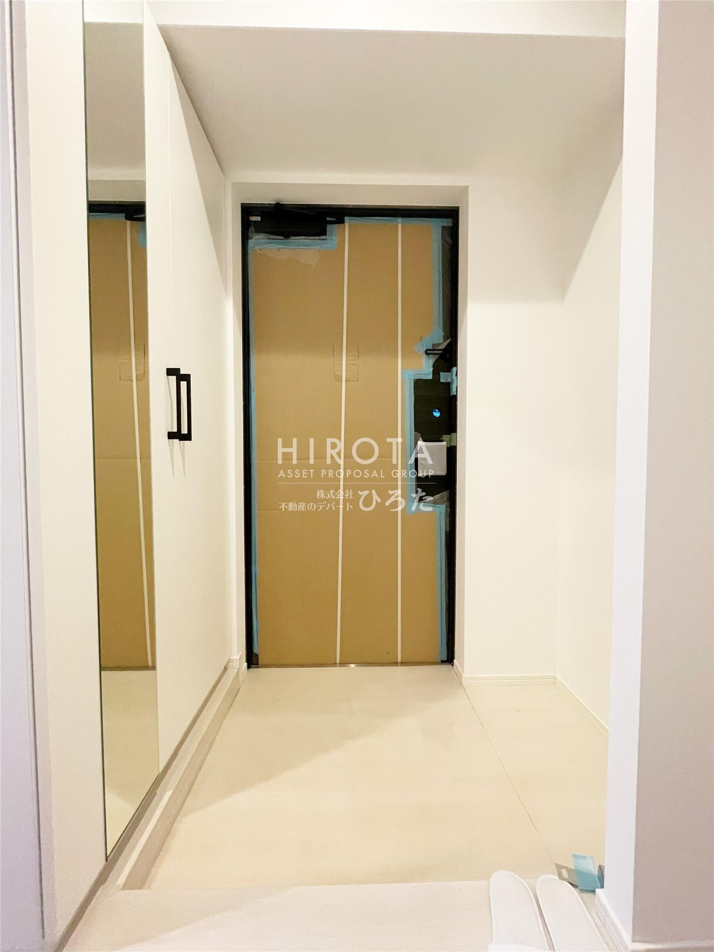 玄関　207号室写真