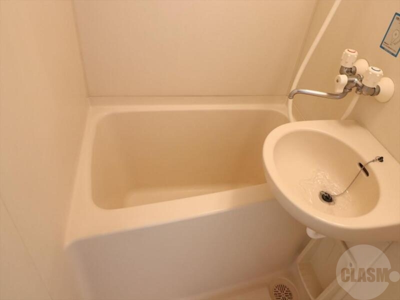 バス・シャワールーム　きれいな水回りです