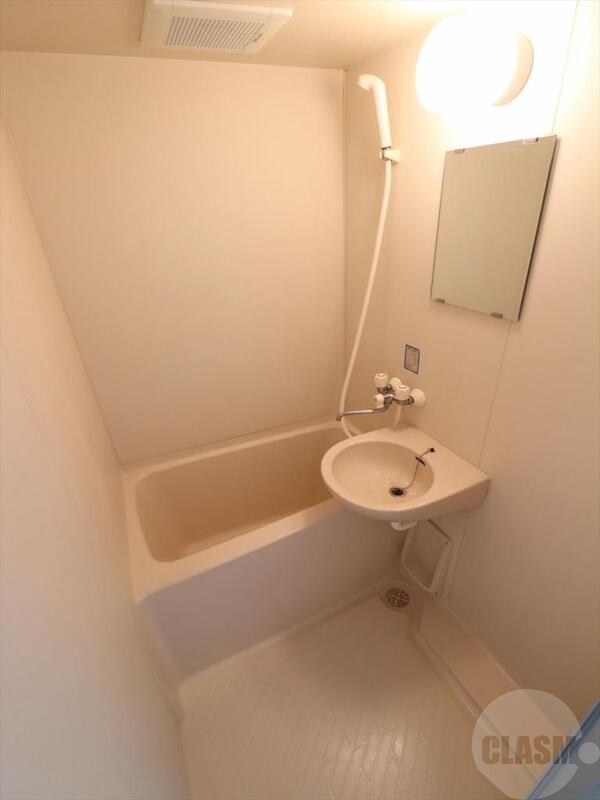 洗面設備　鏡付き洗面台