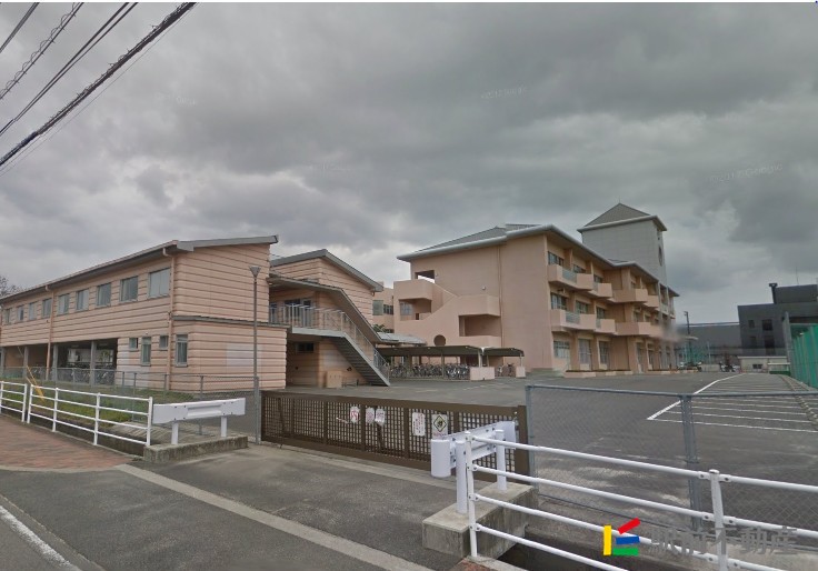 中学校　神埼中学校（中学校）まで600m