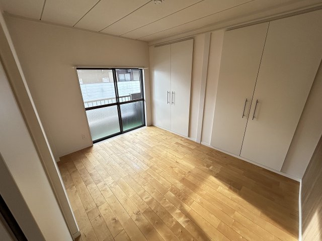 その他部屋・スペース　もう１つの洋室も広々♪