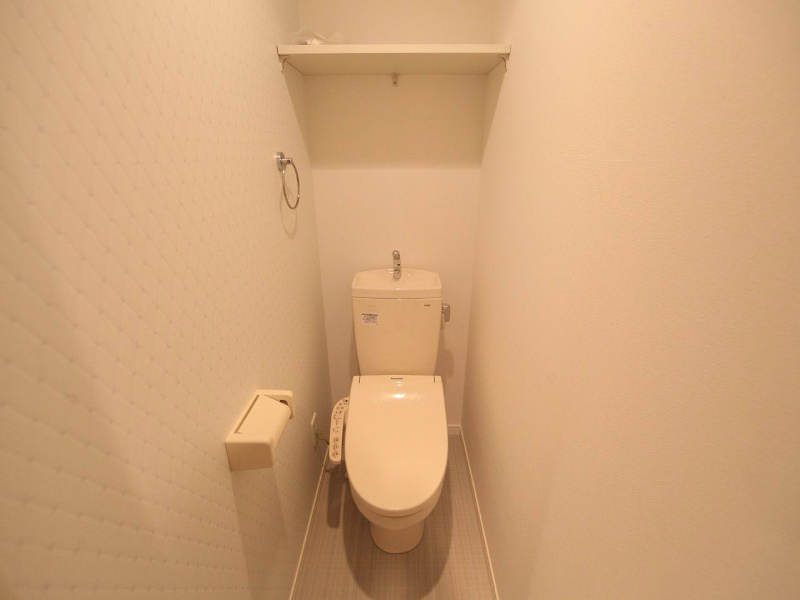 トイレ　温水洗浄暖房便座付トイレ