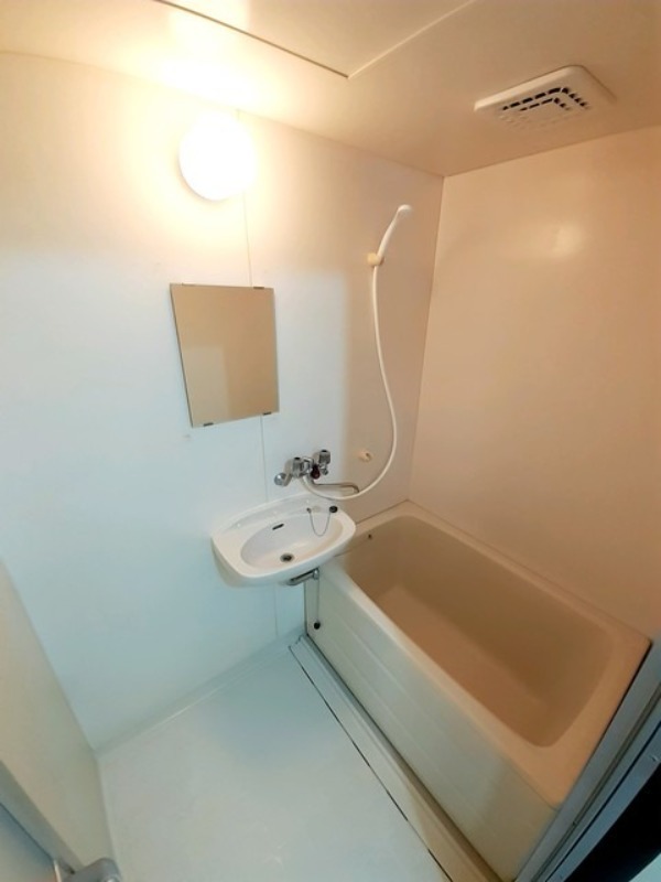 バス・シャワールーム　図面と現状に相違がある場合には現状を優先