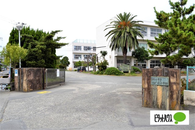 小学校　富士市立田子浦小学校（小学校）まで1377m