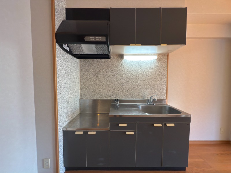 キッチン　※別部屋写真、現状優先