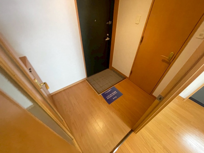 玄関　※別部屋写真、現状優先