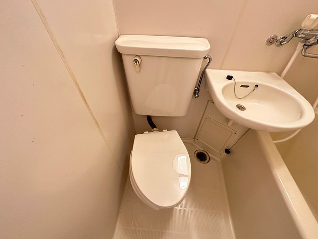 トイレ　※他部屋の写真です。現況優先。