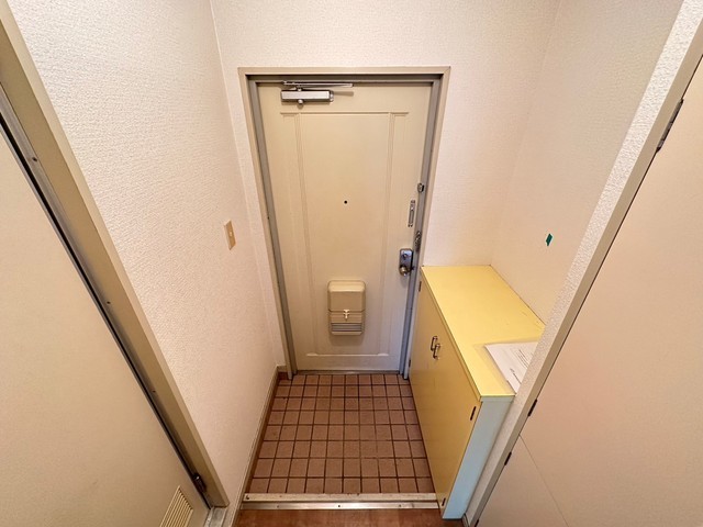 玄関　※他部屋の写真です。現況優先。
