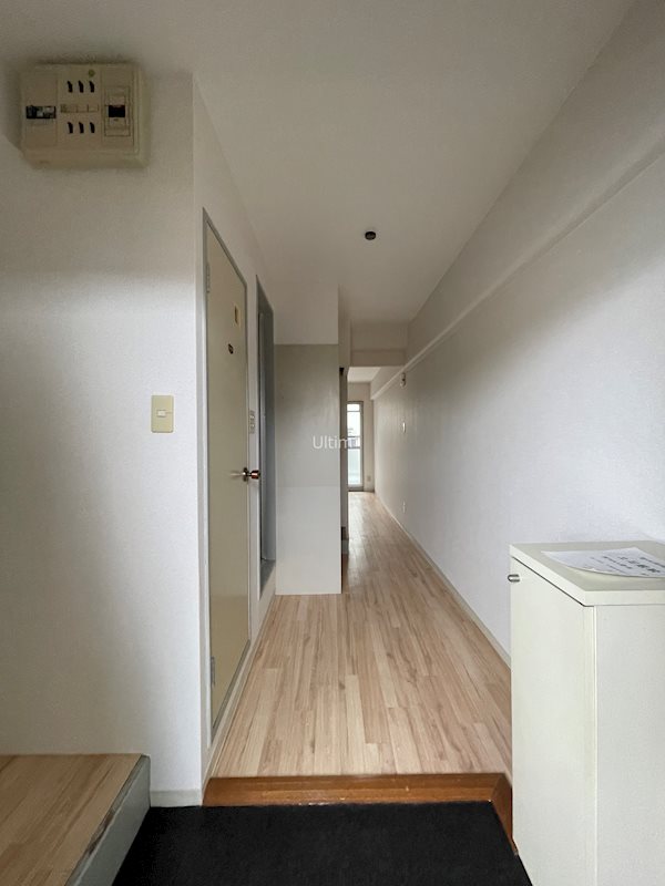 玄関　別部屋のお写真です。ご参考までに！