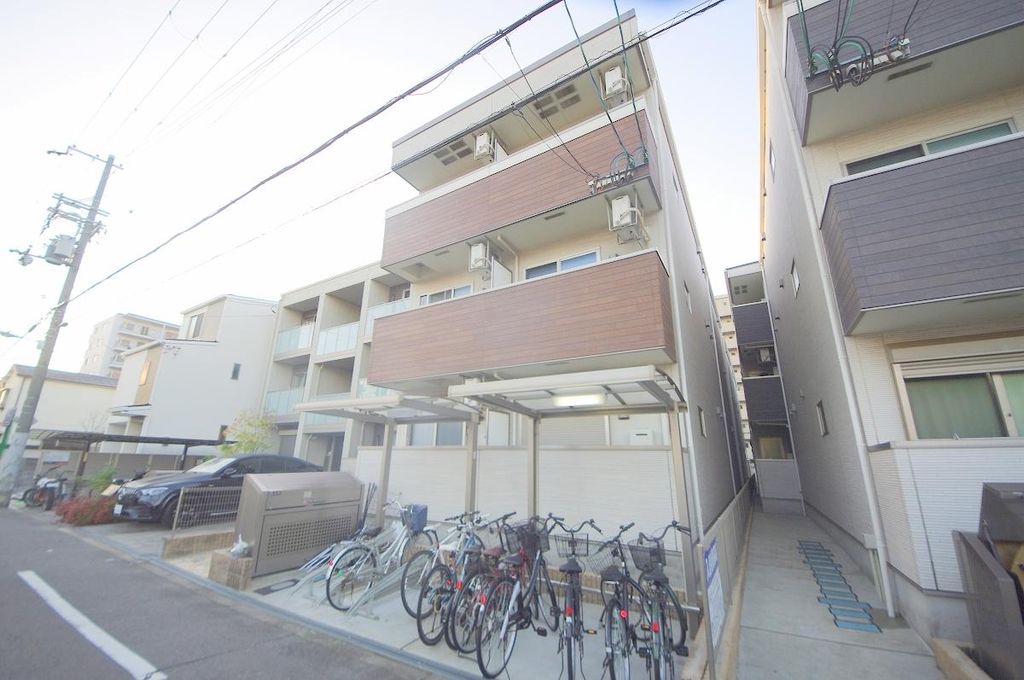 建物外観　バルコニー