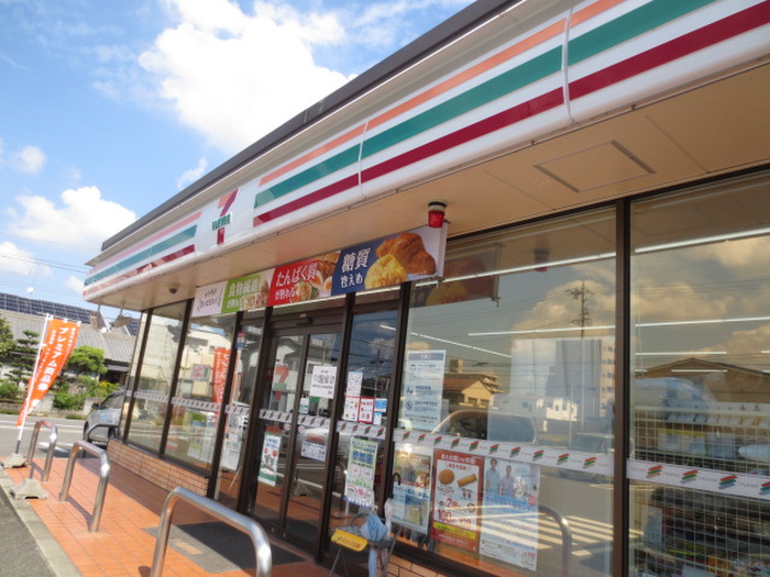 コンビニ　セブンイレブン　岩倉大市場町店（コンビニ）まで300m
