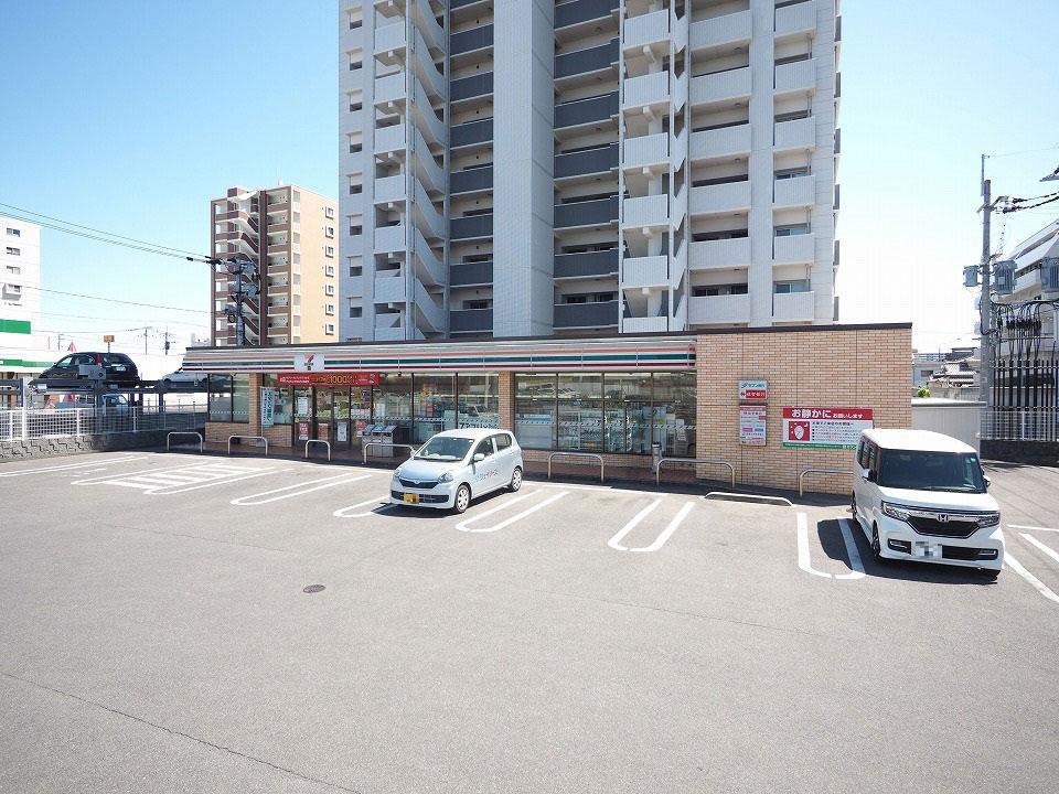 コンビニ　セブンイレブン（コンビニ）まで350m