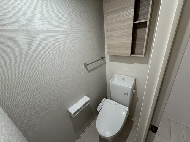 トイレ　２０１　温水洗浄暖房便座トイレ