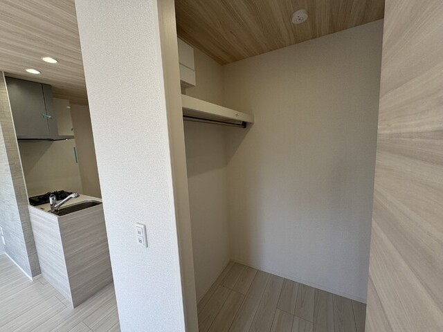 収納　２０１　ウォークインクローゼット