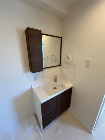 洗面設備　コンパクトで使いやすい洗面所