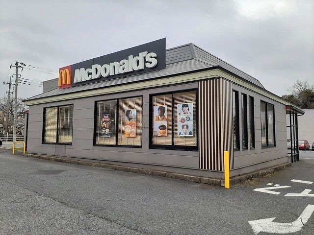 飲食店　マクドナルド ５１号酒々井店（飲食店）まで750m