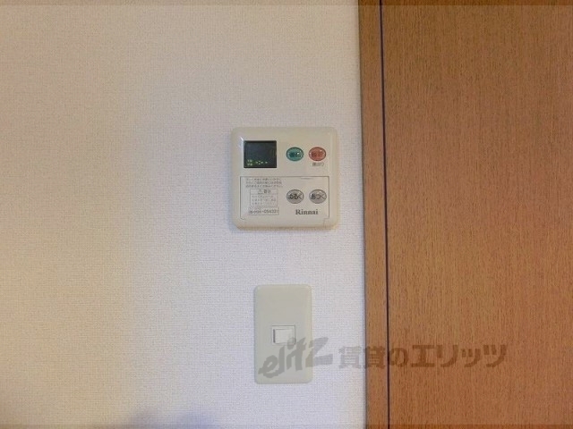 その他設備　給湯器リモコン