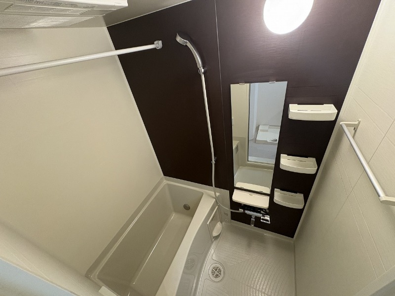 バス・シャワールーム　浴室乾燥機、追い焚き機能付きバス！