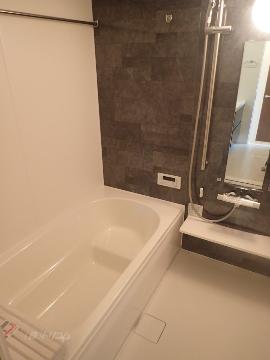 バス・シャワールーム　追焚乾燥機能付広々一坪バス