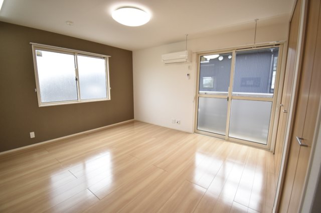 居室・リビング　広々とした洋室です