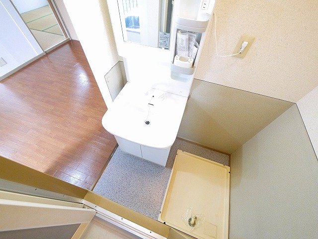 洗面設備　コンパクトで使いやすい洗面所