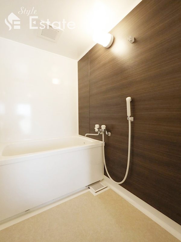 バス・シャワールーム　バスルーム