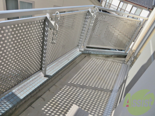 バルコニー　洗濯物がたくさん干せるバルコニーで嬉しいですね。