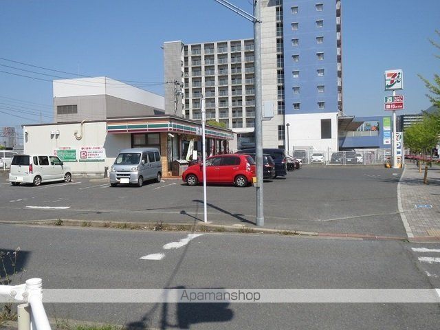 コンビニ　セブンイレブン八幡陣原４丁目店（コンビニ）まで500m