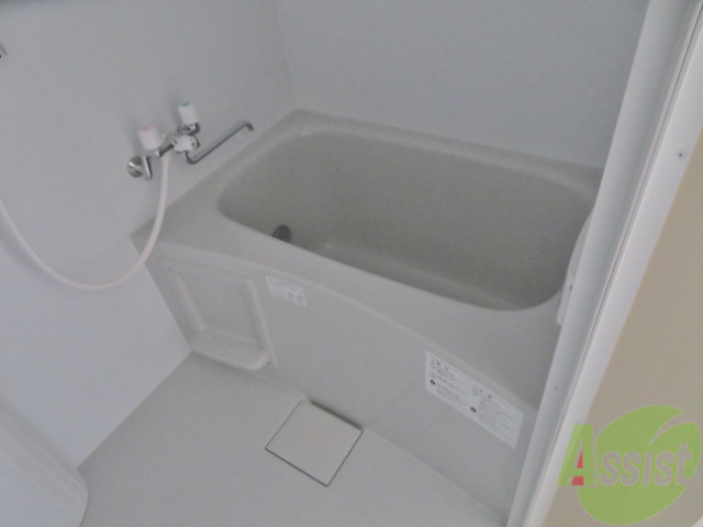バス・シャワールーム　浴槽もいれかえました。お掃除もしやすくなって嬉しいです。