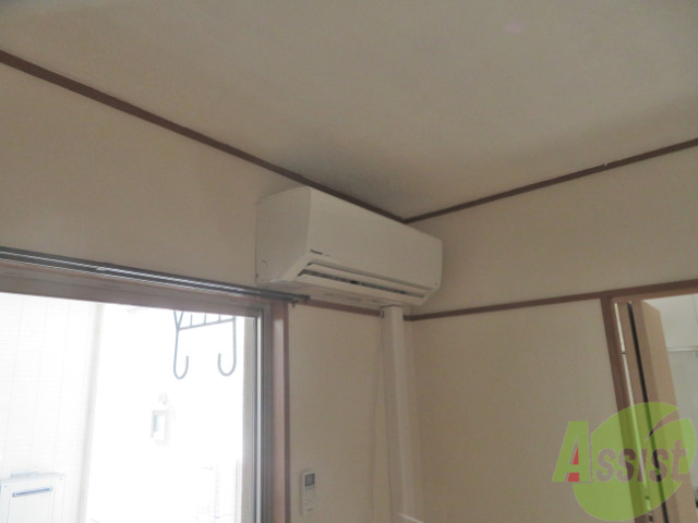 その他設備　オーナー様のはからいでエアコンを一基つけていただいています。