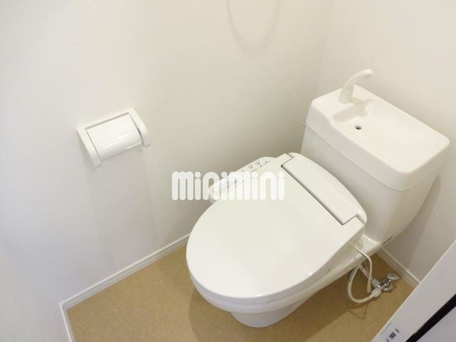 トイレ　温水洗浄便座付きのトイレ