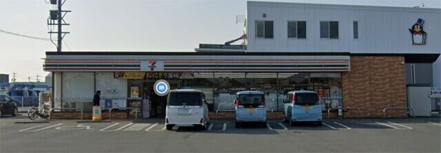 コンビニ　セブンイレブン松阪肥留町店（コンビニ）まで455m