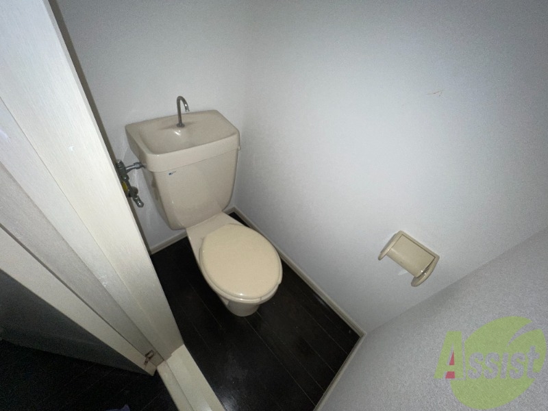 トイレ　こちらはトイレです。清潔感があり、安心して使用できます。