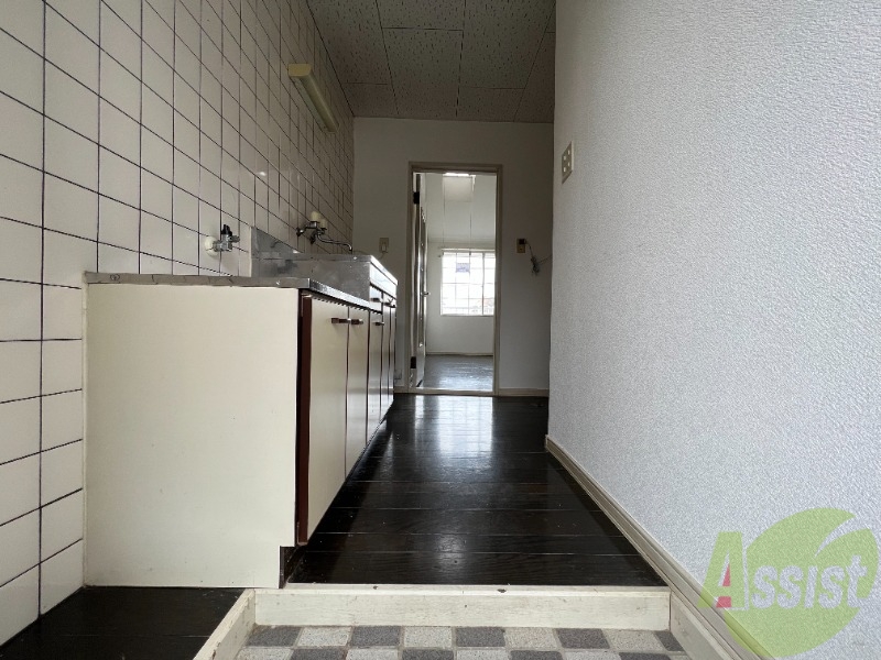 玄関　玄関からの様子を撮影してみました。動線になります。