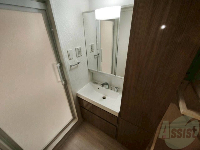 洗面設備　お洒落な独立洗面化粧台になっておりました！