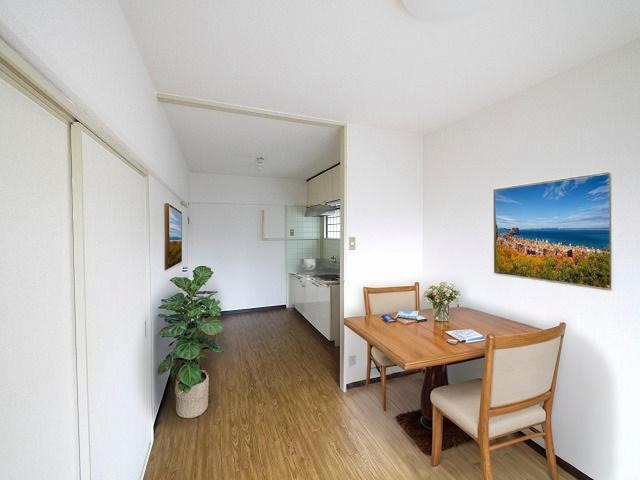 居室・リビング　CGで家具等を配置したもので家具等は含まれません