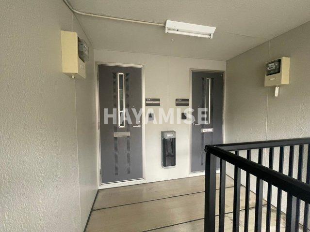 エントランス　※同物件反転タイプの写真でございます※現況を優先します※