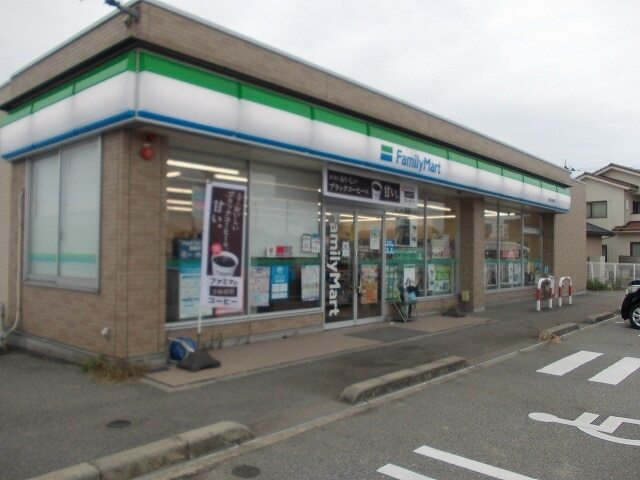 その他　ファミリーマート（その他）まで500m