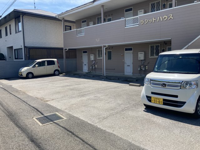 駐車場　エントランス部分
