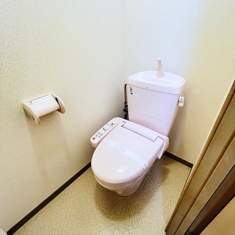 トイレ　温水洗浄便座付き