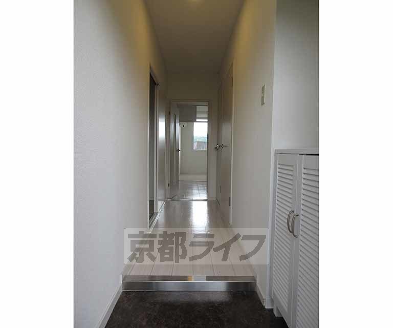 その他部屋・スペース　明るい廊下です